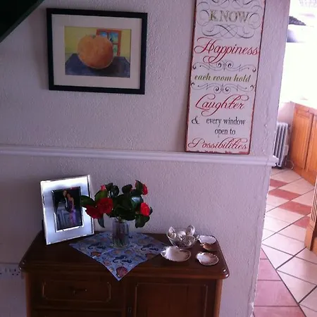 Altazamuth House Bed & Breakfast
