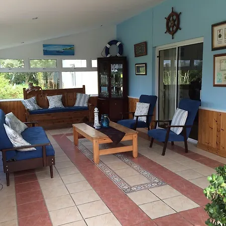 Bed & Breakfast Altazamuth House
